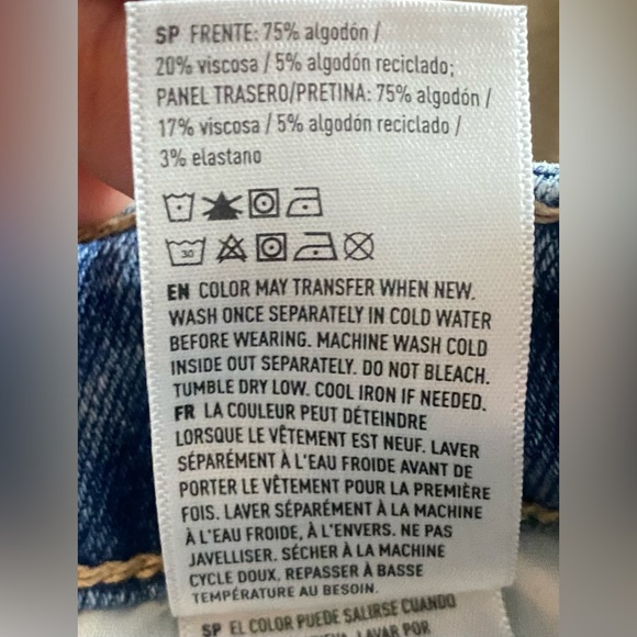 💙GREAT CONDITION💙 American Eagle | Size 4 | Strigid Mom Jeans | Worn Once - Picture 11 of 15